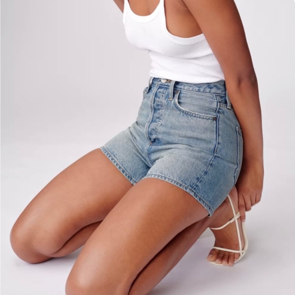 Denim Forum short - The Joni Short size 23 high rise